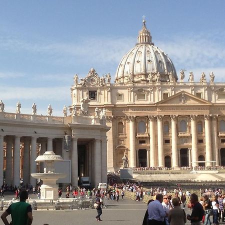 Una Notte Ai Musei Vaticani Apartment โรม ภายนอก รูปภาพ